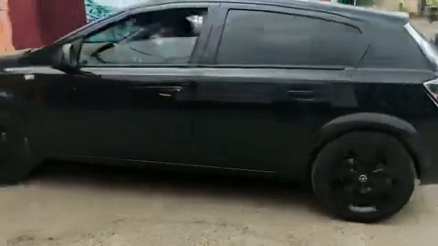 Первый выезд на 17х колёсах/ Opel Astra H смотреть онлайн
