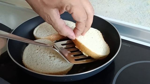 ГОТОВЛЮ ЭТО БЛЮДО КАЖДЫЙ ДЕНЬ! ЛУКОВЫЕ БУТЕРБРОДЫ В ДУХОВКЕ смотреть онлайн