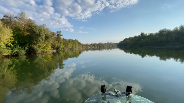 Утро на Дону в районе станицы Раздорской. Прошел по старому руслу, как по зеркалу