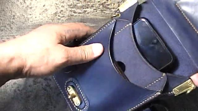 Небольшая сумочка! Синий краст, хромового дубления. смотреть онлайн