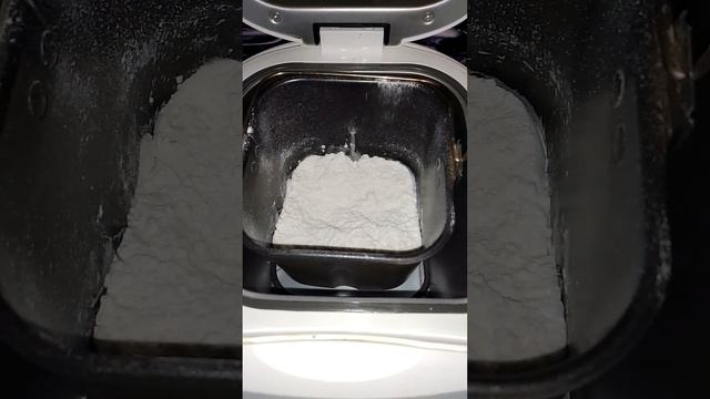 КАК ЗАМЕСИТЬ ТЕСТО НА ХЛЕБ #хлебопечка #хлебдомашний смотреть онлайн