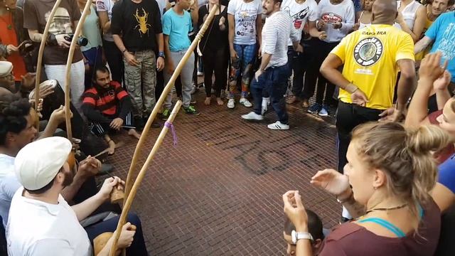 CM Mascara e Mestre Cueca. Roda na Praça da Republica смотреть онлайн