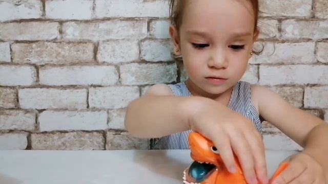 BARF BUDDIES Монстрик со слаймом распаковка от Life of little Alisa Морской монстр со слаймом смотреть онлайн