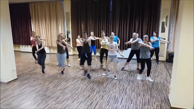 Zumba with Andrei - Kizomba Remix смотреть онлайн