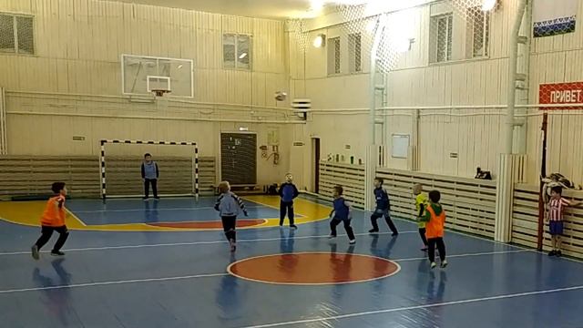 Обзор пятьдесят второй игры. 2 гола и 1 голевая передача. Победа 8:3. Продолж. игры - 40 минут. смотреть онлайн