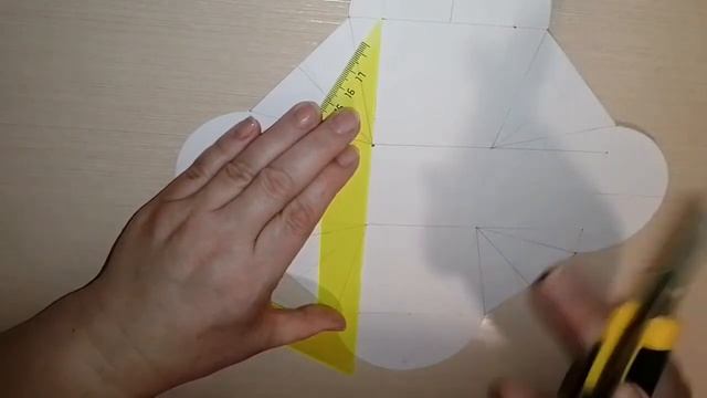 5. Прорезание сгибов развёртки подарочной упаковки №6 смотреть онлайн