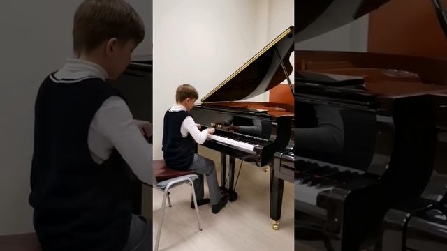 667 Рудаковский Матвей, г Москва Летящие листья К Кёллинг смотреть онлайн