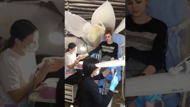 Маникюр+педикюр одновременно. Комплекс в 4-ре руки. смотреть онлайн