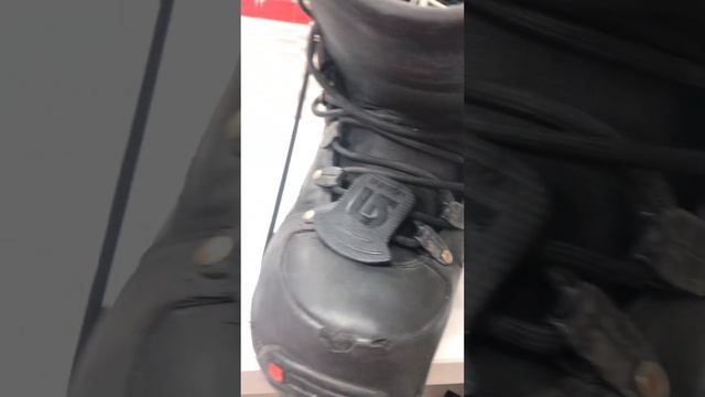 Боты Burton смотреть онлайн