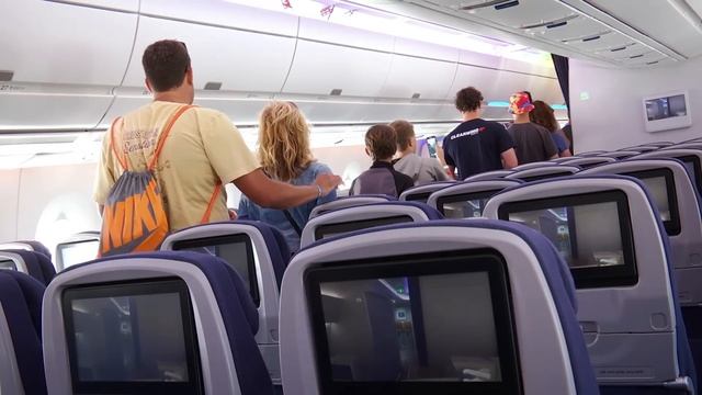 Airbus’ A350 XWB visits EAA AirVenture Oshkosh 2015 смотреть онлайн