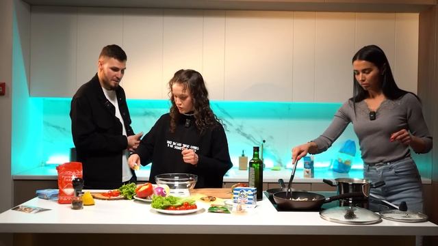 МЕДИА КУХНЯ #1/ВИЛЕНА и МАРГАРИТА АМКАЛ/ КТО НРАВИТСЯ в КОМАНДЕ смотреть онлайн