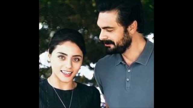 É evidente por suas realizações que Sıla é altamente educada e talentosa. смотреть онлайн