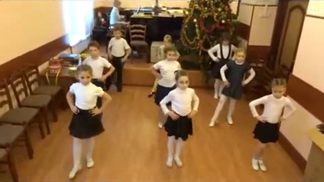 Видеофрагмент урока ритмики в ДМШ №91 смотреть онлайн