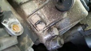 ВАЗ-2114 сломался датчик охлаждающей жидкости в головке удаляем сохраняем родную резьбу