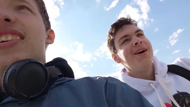 ВЛОГ с 9 мая//Парк Горького, ВДНХ, Таганский парк/застряли в метро смотреть онлайн