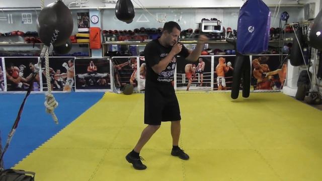 Отработка движений ног в боксе. Контратака. смотреть онлайн