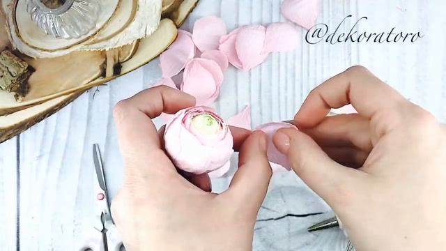 Один из вариантов ранункулюса / мастер класс ранункулюс из гофрированной бумаги /DekoratoroDIY смотреть онлайн