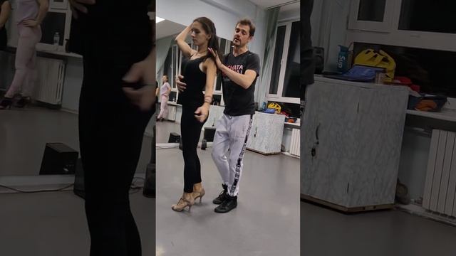 Link step by step. Bachata lesson is intermediate level.l №46 #dance смотреть онлайн