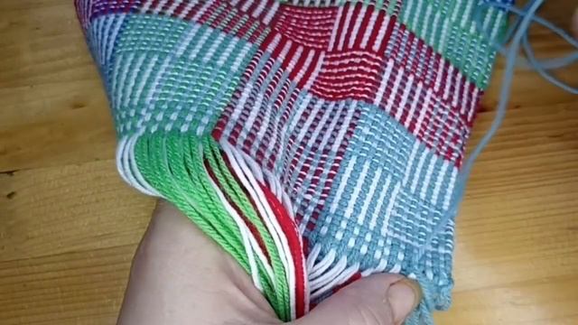 Ткачество. Закрепление краёв у салфетки с помощью иглы смотреть онлайн