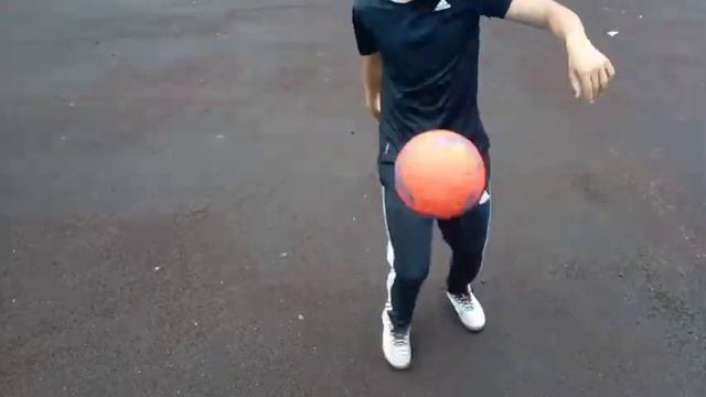 ?⚽Обучения головокружительного трюка - Reverse Crossover 360°(Tutorial). Разминка для начинающих❗ смотреть онлайн