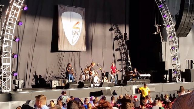 Kenny Wayne Shepherd solo (opening for Van Halen on July 5th 2015) смотреть онлайн