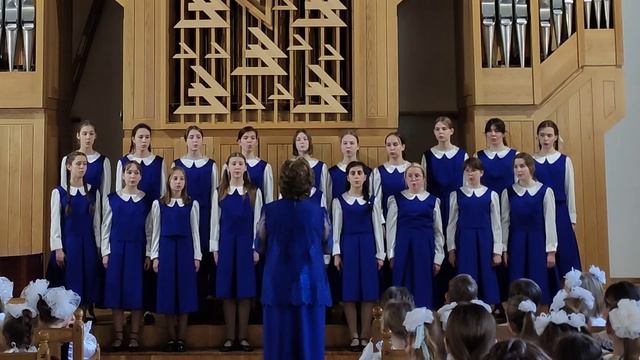 "Когда поёт любимый хор..." смотреть онлайн