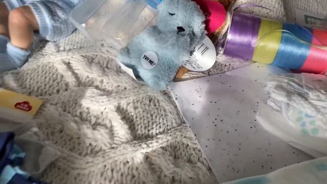 ЗАПАКОВКА ПОСЫЛКИ ❤️ Близнецы Нашли Маму ❤️ Что с собой берут ? Подарки для Мамы 🛍. смотреть онлайн