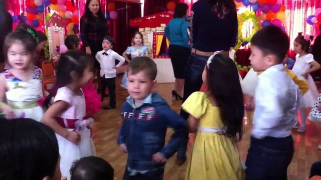 "Ручками похлопали - хлоп хлоп" песня на утреннике смотреть онлайн