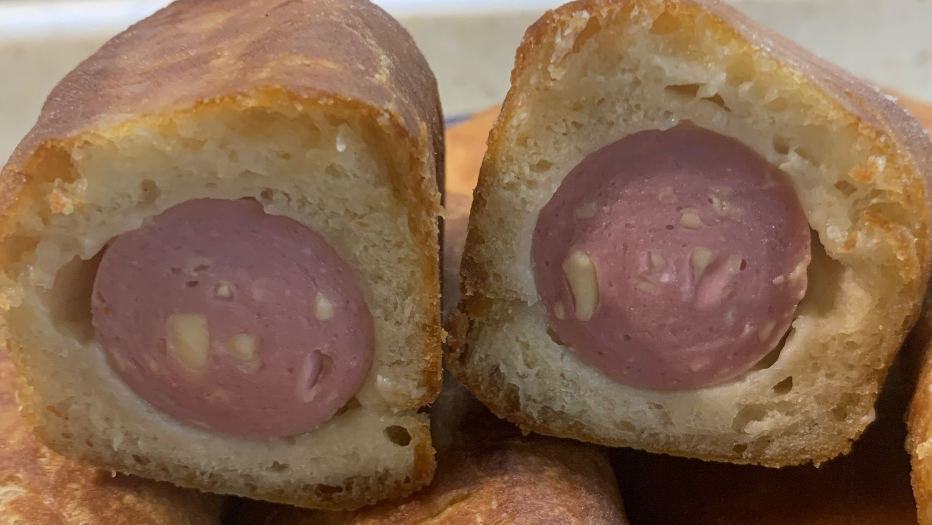 Жареные сосиски в тесте смотреть онлайн