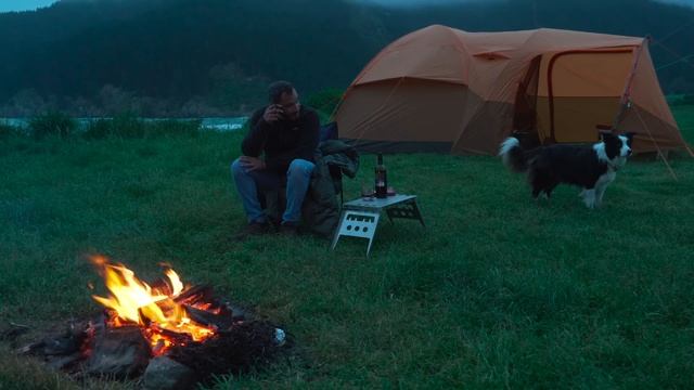 Car CAMPING in RAIN with HUGE TENT смотреть онлайн