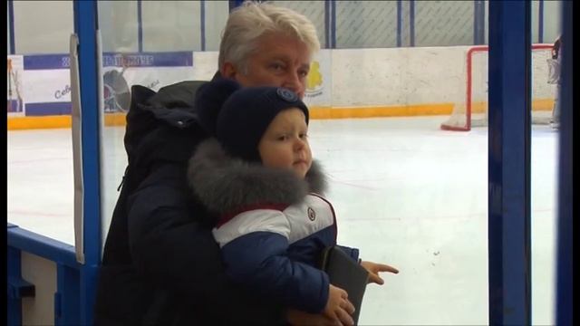 В станице Северской проходит отборочный чемпионат «Ночной хоккейной лиги" смотреть онлайн