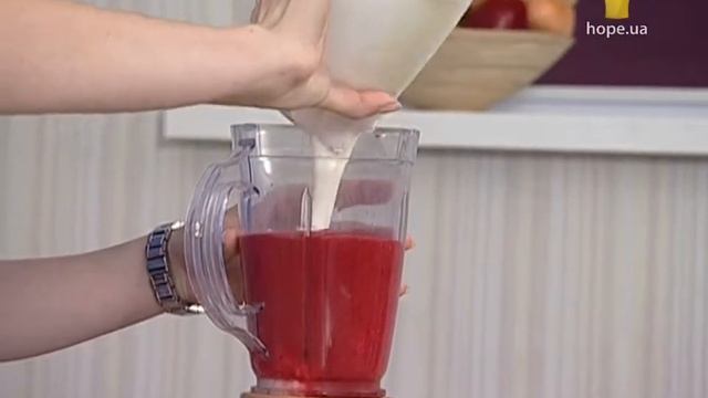 Кефірне желе з полуницею | Лінива кухня [110/14] смотреть онлайн