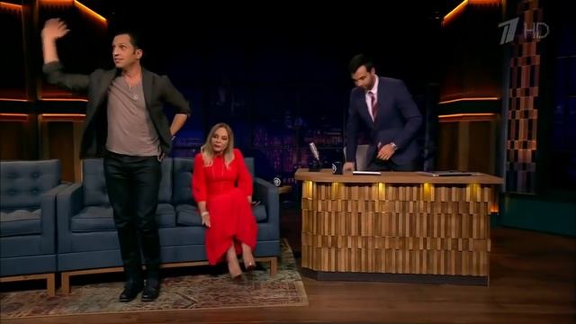 Вечерний Ургант  В гостях у Ивана   Орнелла Мути Ornella Muti и Александр Ревва  07 10 2016