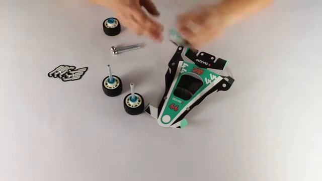 Магнитный конструктор GEOMAG Wheels смотреть онлайн