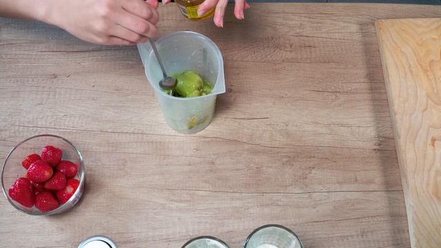 Летнее смузи из свежих фруктов смотреть онлайн