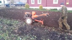 Кентавр 1081д вспашка