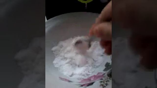 Лайфхак как сделать снег без пены для бритья смотреть онлайн