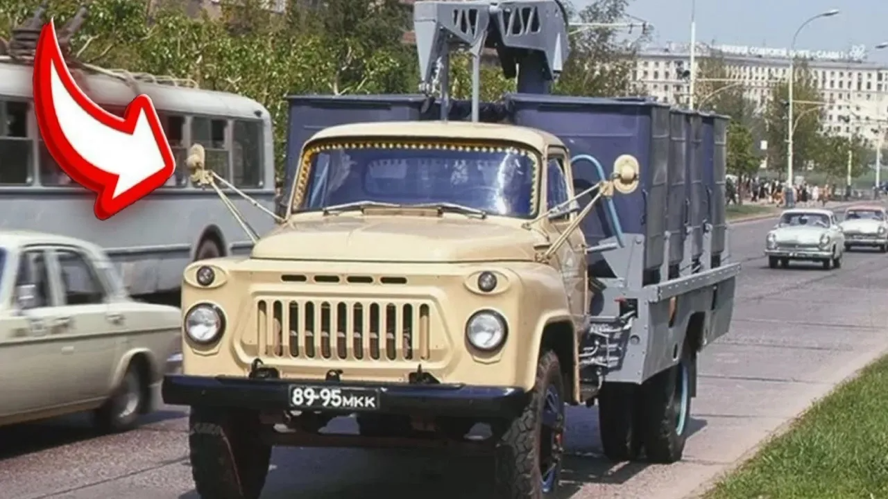 Ламповые кадры с грузовиками, автобусами и тракторами из СССР №5 смотреть онлайн