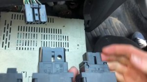 How to remove the centre dash panel on a 1999 Toyota starlet
