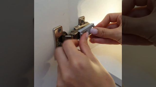 Установка подсветки на петлю в шкаф смотреть онлайн