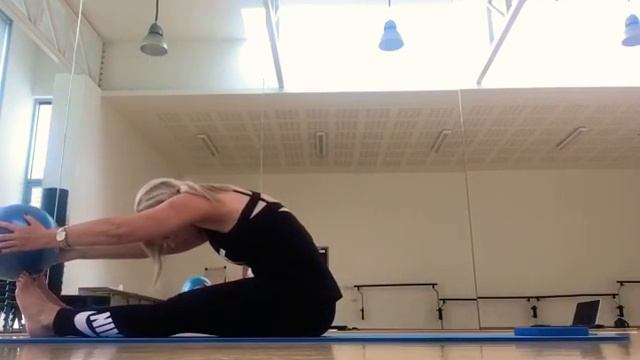 Pilates with Kate Roll Up смотреть онлайн
