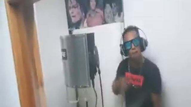 Eduar Santana - Quitame la vista смотреть онлайн