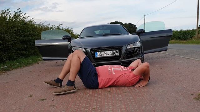С Audi R8 в Голландию, и просто наслаждаемся. Audi R8 SOUND. Amazing car!!!! смотреть онлайн