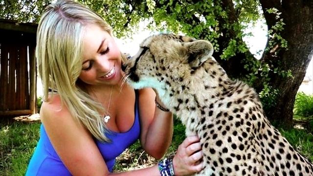 Девочка спасла маленького гепарда от смерти, и он стал ее лучшим другом!