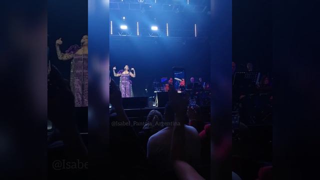 Isabel Pantoja en el Estadio Luna Park (24/05/22) - América смотреть онлайн