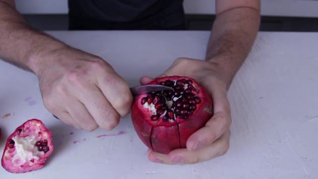 How to Eat Pomegranate смотреть онлайн