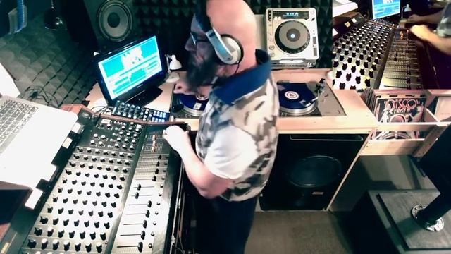 GROOVY DISCO HOUSE смотреть онлайн