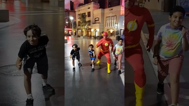 With Flash in Warner brothers Dubai смотреть онлайн