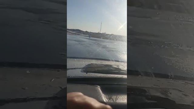 Перелив воды через трассу у села Рузаевка, СКО, 5 апреля 2023 смотреть онлайн