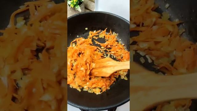 САЛАТ С КУРИЦЕЙ, ГРИБАМИ И КУКУРУЗОЙ. смотреть онлайн
